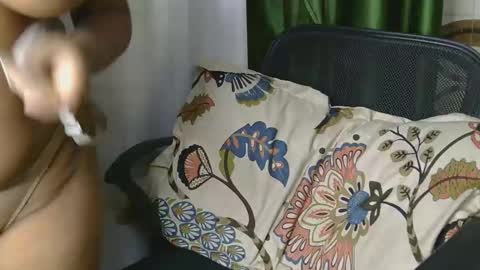 Snapshot of dolly_2 chatting on 01/17/25, 05:00 dolly_2 online show from 01/17/25, 05:00