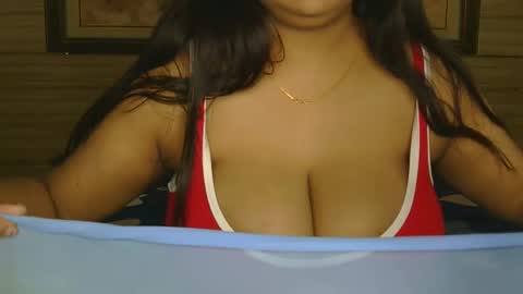 Snapshot of dolly_2 chatting on 02/19/25, 05:27 dolly_2 online show from 02/19/25, 05:27
