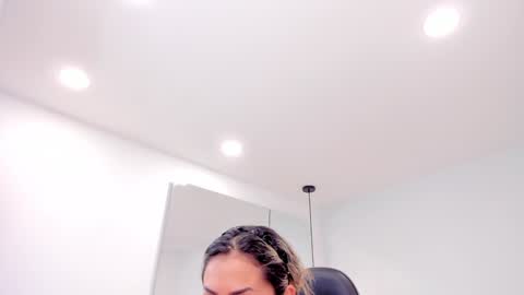 dolly walker online show from 01/21/25, 08:19