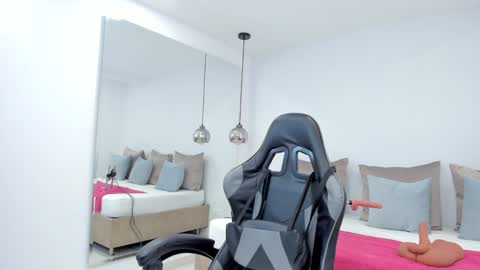 dolly walker online show from 01/24/25, 12:10