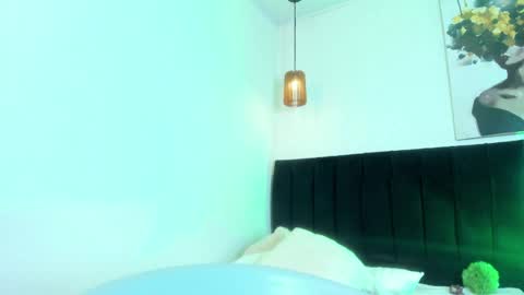 Snapshot of dolly_zoe chatting on 05/15/26, 01:56 Call me Zoe online show from 05/15/26, 01:56