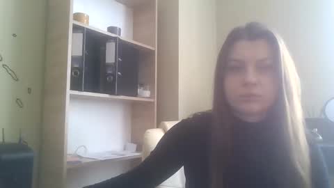 DollyRoma online show from 10/29/25, 09:33