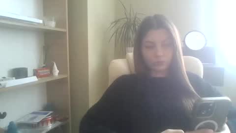 DollyRoma online show from 04/22/26, 08:28