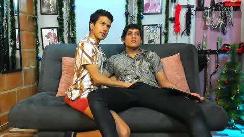 Snapshot of dom2travelers_sm chatting on 12/16/24, 06:49 Diego Castell online show from 12/16/24, 06:49