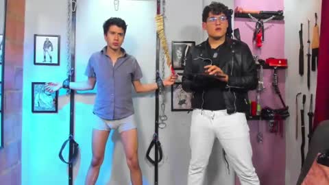 Snapshot of dom2travelers_sm chatting on 03/09/25, 11:03 Diego Castell online show from 03/09/25, 11:03