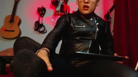 Snapshot of dom2travelers_sm chatting on 09/28/25, 06:13 Diego Castell online show from 09/28/25, 06:13