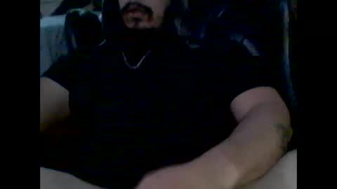 Snapshot of domanarchist chatting on 01/06/25, 08:14 Sullyboyx online show from 01/06/25, 08:14