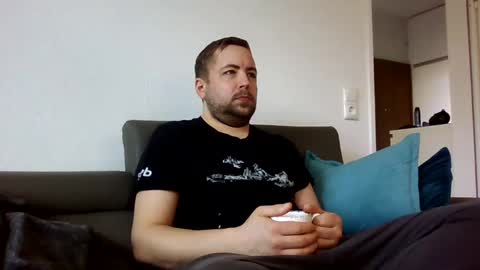 dombio_12 online show from 02/23/25, 03:29