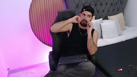 Snapshot of domboy_ chatting on 05/27/26, 08:17 domboy online show from 05/27/26, 08:17