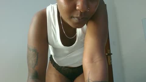 Snapshot of domecesy chatting on 10/19/25, 01:23 Amarie noels online show from 10/19/25, 01:23