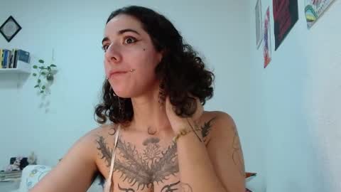 Snapshot of domenica_dos_ouros chatting on 04/07/26, 10:53 sweet domme online show from 04/07/26, 10:53