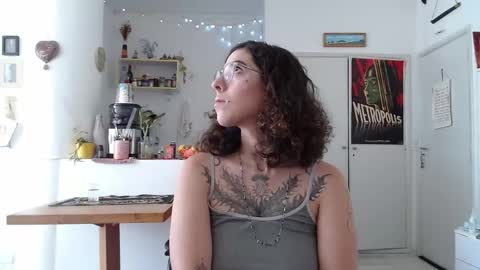 Snapshot of domenica_dos_ouros chatting on 04/17/26, 02:20 sweet domme online show from 04/17/26, 02:20