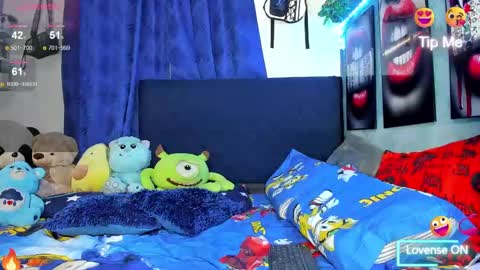 Snapshot of domenique_stoll chatting on 02/08/25, 02:58 DAVID 3 online show from 02/08/25, 02:58