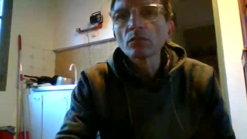 domi94300 online show from 11/30/25, 03:38