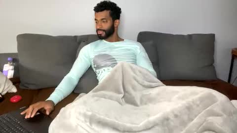 Domi online show from 11/28/25, 08:00