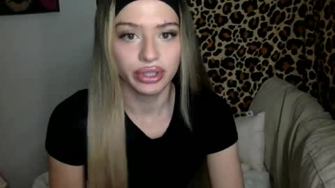 Marissa Rae online show from 11/18/25, 03:23