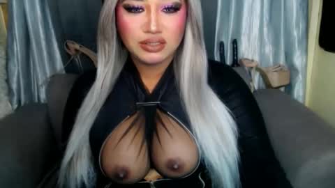 dominant10inchcock online show from 11/17/25, 09:48