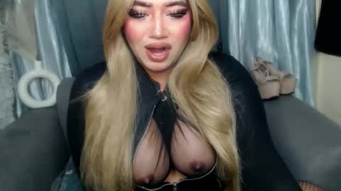 dominant10inchcock online show from 11/28/25, 12:19