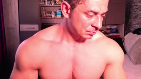 Snapshot of dominatemuscle chatting on 06/12/26, 06:23 Kevin online show from 06/12/26, 06:23
