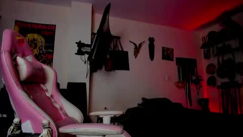 Dom Blue online show from 05/13/26, 06:16