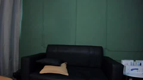 Dominc berry online show from 04/25/26, 01:41