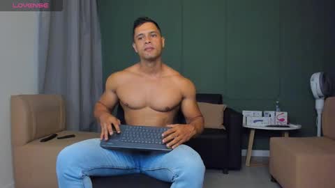 Snapshot of domincrodriguez_119 chatting on 03/30/26, 12:06 domincrodriguez_119 online show from 03/30/26, 12:06