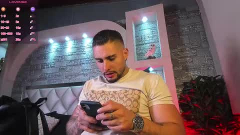 Snapshot of dominic_de_luca chatting on 10/04/25, 02:53 dominic de luca online show from 10/04/25, 02:53