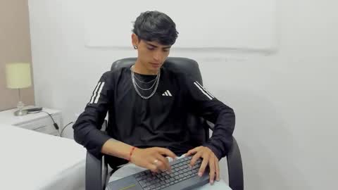 Dominic foox online show from 02/05/26, 01:05