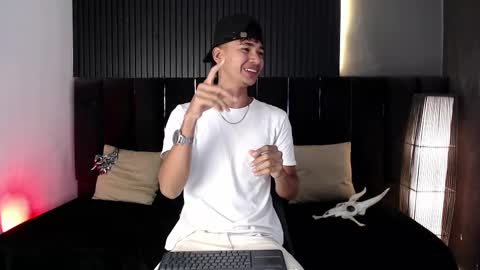 Dominic online show from 10/15/25, 11:49