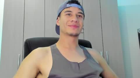 Snapshot of dominic_radccliffe chatting on 05/17/26, 01:25 Your real love online show from 05/17/26, 01:25
