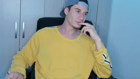 Snapshot of dominic_radccliffe chatting on 06/07/26, 12:48 Your real love online show from 06/07/26, 12:48