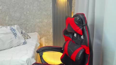 dominic_sg online show from 06/18/26, 12:09