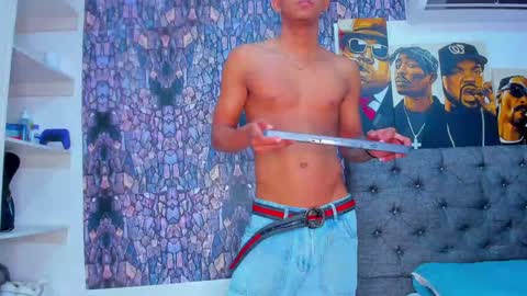 dominic_smith_ online show from 02/06/25, 01:49