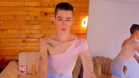 Dominic online show from 11/25/25, 02:39