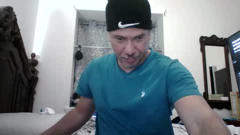 Snapshot of dominicanorico chatting on 01/14/26, 03:23 luis online show from 01/14/26, 03:23