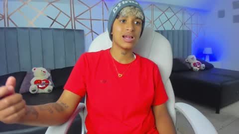 Dominick  online show from 01/04/25, 07:34