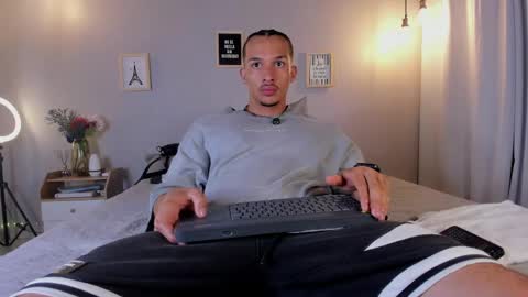 Snapshot of dominik_drake chatting on 05/12/26, 11:51 Dominik Drake online show from 05/12/26, 11:51