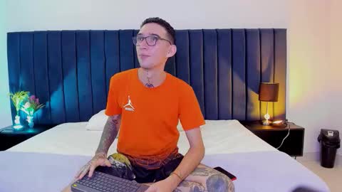 dominik_thompson777 online show from 09/20/25, 04:13