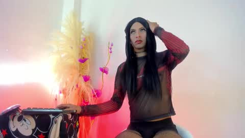 Snapshot of dominique_rae chatting on 01/14/26, 03:39 dominique online show from 01/14/26, 03:39