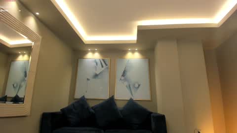 Snapshot of dominiquevega_ chatting on 01/06/25, 10:47 Dominique online show from 01/06/25, 10:47