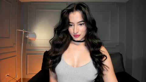 Snapshot of dominiquevega_ chatting on 01/13/25, 12:51 Dominique online show from 01/13/25, 12:51