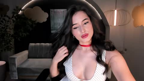 Snapshot of dominiquevega_ chatting on 01/20/25, 08:29 Dominique online show from 01/20/25, 08:29