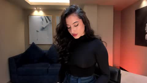 Snapshot of dominiquevega_ chatting on 03/05/25, 08:10 Dominique online show from 03/05/25, 08:10