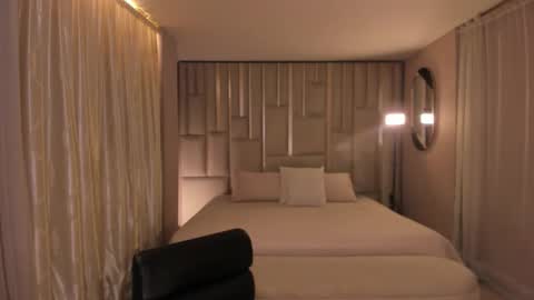 Snapshot of dominiquevega_ chatting on 09/27/25, 09:42 Dominique online show from 09/27/25, 09:42