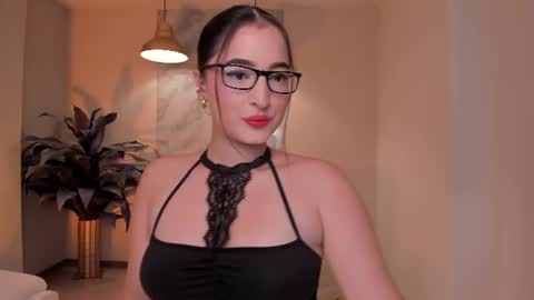 Dominique online show from 07/15/26, 09:20