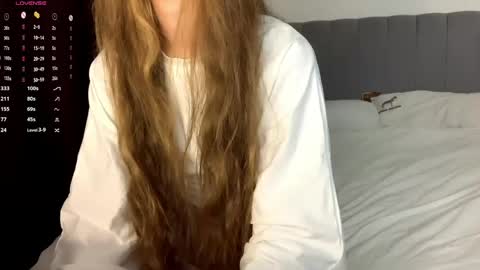 Snapshot of domitilabarrus chatting on 05/07/26, 01:44 Kira online show from 05/07/26, 01:44