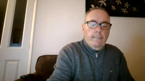 Snapshot of domjolly08 chatting on 10/14/25, 09:37 David uk online show from 10/14/25, 09:37