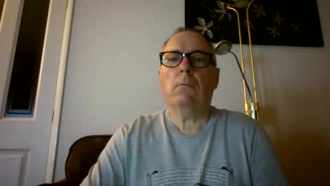 Snapshot of domjolly08 chatting on 10/31/25, 11:06 David uk online show from 10/31/25, 11:06