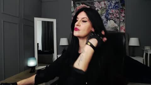 Snapshot of dommelisa chatting on 12/21/24, 12:09 Dom Melisa online show from 12/21/24, 12:09