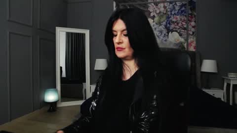 Snapshot of dommelisa chatting on 02/20/25, 11:54 Dom Melisa online show from 02/20/25, 11:54